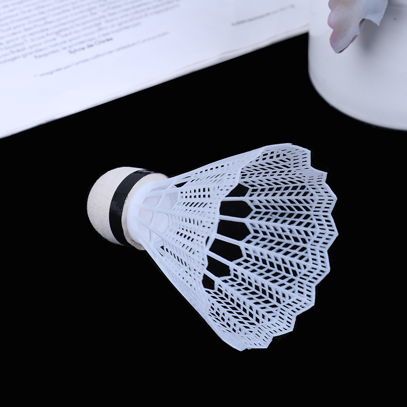 Volante de Bádminton de plásti - Badminton Nylon Shuttlecock reseña y precio